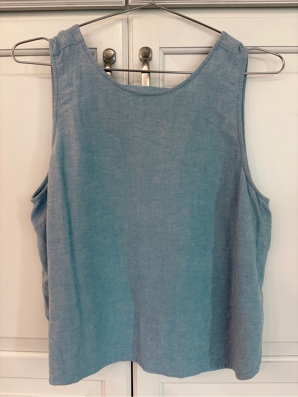 LOFT Relaxed chambray Scoop Neck Tank in Dusty Blue size medium